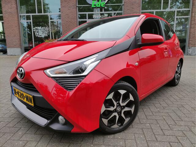 Toyota AYGO 1.0 VVT-i x-joy 15Inch LMV - Afn.trekhaak - Climatronic -DAB - Achteruitrijcamera - Apple Carplay