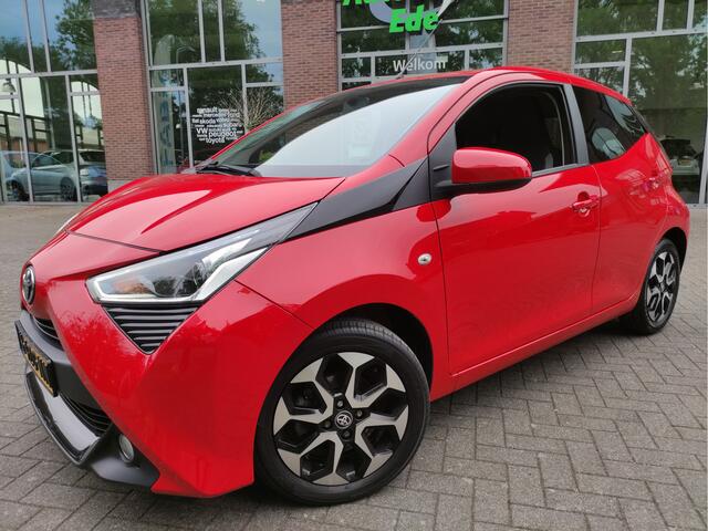 Toyota AYGO 1.0 VVT-i x-joy 15Inch LMV - Afn.trekhaak - Climatronic -DAB - Achteruitrijcamera - Apple Carplay