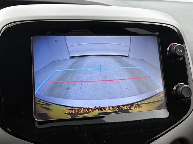 Toyota AYGO 1.0 VVT-i x-play | NL Auto | Dealeronderhouden | Achteruitrijcamera |