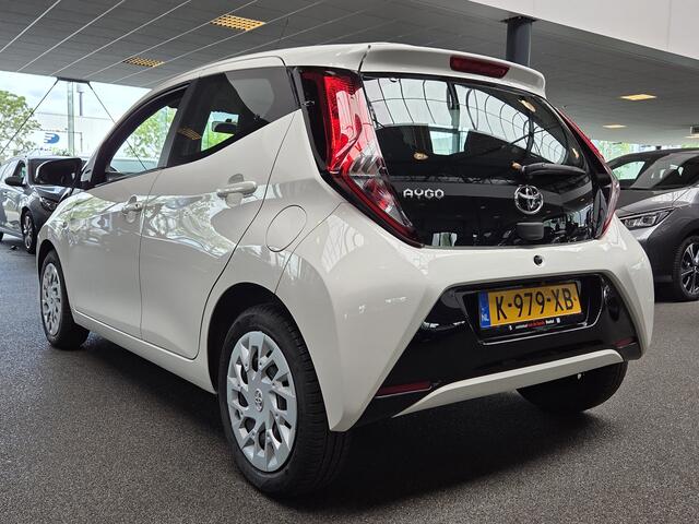 Toyota AYGO 1.0 VVT-i x-play