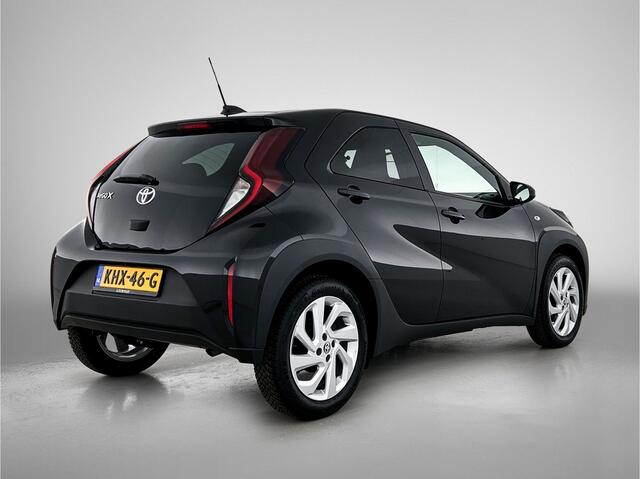 Toyota AYGO X 1.0 VVT-i MT First