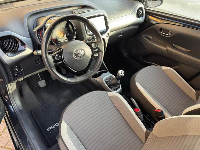 Toyota AYGO 1.0 VVT-I X-PLAY LIMITED 5-DEURS NL-AUTO/AIRCO/CAMERA/BLUETOOTH