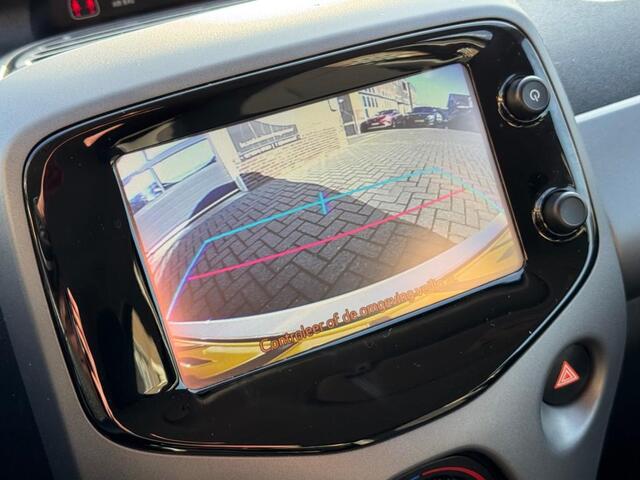 Toyota AYGO 1.0 VVT-I X-PLAY LIMITED 5-DEURS NL-AUTO/AIRCO/CAMERA/BLUETOOTH