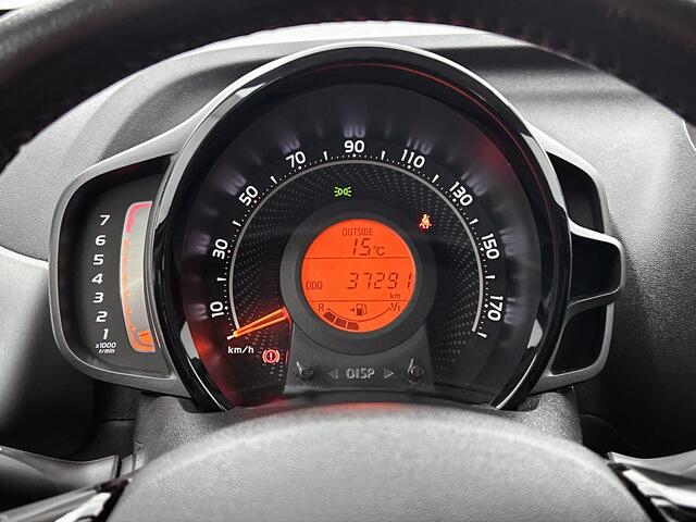 Toyota AYGO 1.0 VVT-i x-play | Dealer onderhouden | Apple CarPlay/Android Auto | achteruitrijcamera | Airco | Onderweg-naar-dealer