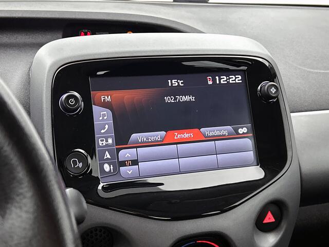 Toyota AYGO 1.0 VVT-i x-play | Dealer onderhouden | Apple CarPlay/Android Auto | achteruitrijcamera | Airco | Onderweg-naar-dealer