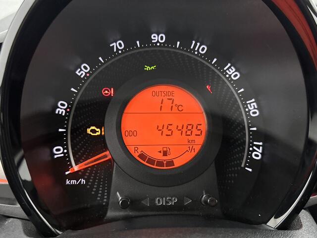 Toyota AYGO 1.0 VVT-i x-play | BTW voertuig | 1e Eigenaar | NIEUW GELEVERD & ONDERHOUDEN | Apple CarPlay/Android auto | Achteruitrijcamera | Airco | Onderweg-naar-dealer