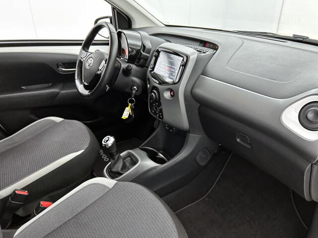Toyota AYGO 1.0 VVT-i x-play | BTW voertuig | 1e Eigenaar | NIEUW GELEVERD & ONDERHOUDEN | Apple CarPlay/Android auto | Achteruitrijcamera | Airco | Onderweg-naar-dealer