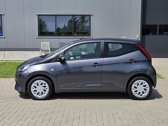 Toyota AYGO 1.0 VVT-i x-play Automaat Carplay Cam