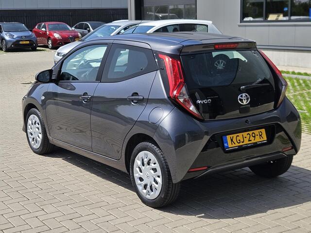 Toyota AYGO 1.0 VVT-i x-play Automaat Carplay Cam