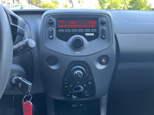 Toyota AYGO 1.0 VVT-I X-FUN 5-DEURS / AIRCO / RADIO / ELEK. RAMEN / LED / BLUETOOTH / METALLIC LAK