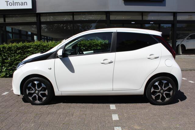 Toyota AYGO 1.0 VVT-i x-joy | Rijklaar | Stoelverw. | Clima | Apple/Android | Camera | All-season | LM-velgen