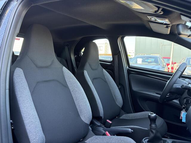 Toyota AYGO X 1.0 VVT-i MT Play