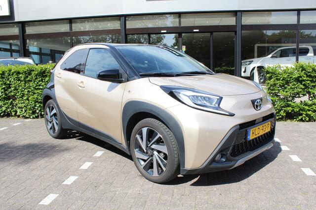 Toyota AYGO X 1.0 VVT-i S-CVT Envy | Rijklaar | Apple/Android | Half-leder | Sensoren v+a | Navi | LED | Camera | Clima