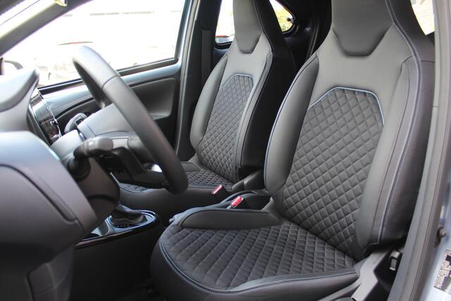 Toyota AYGO X 1.0 VVT-i S-CVT Premium | Rijklaar | 'Trekhaak' | Keyless | LED | Half-leder | Stoelverw. | Sensoren v+a | Camera | Clima | Adap.cruise