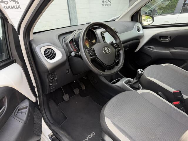 Toyota AYGO 1.0 VVT-i x-play AIRCO CAMERA LED