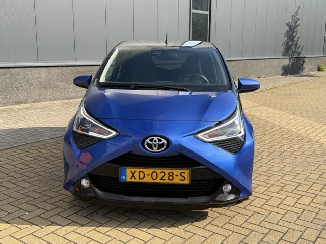 Toyota AYGO 1.0 VVT-i x-clusiv