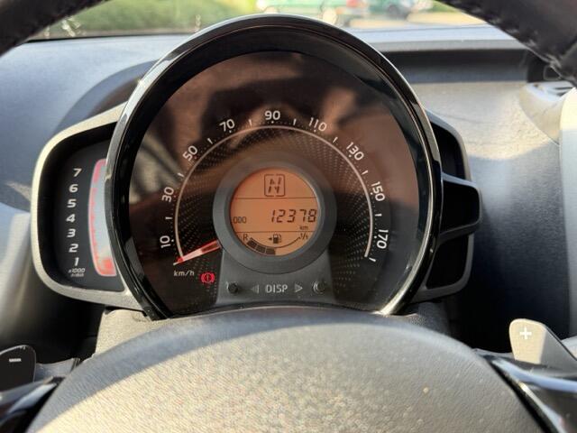 Toyota AYGO 1.0 VVT-i x-clusiv
