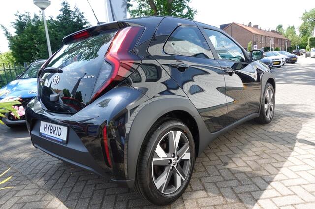Toyota AYGO HYBRID 115 ENVY Automaat Hybrid