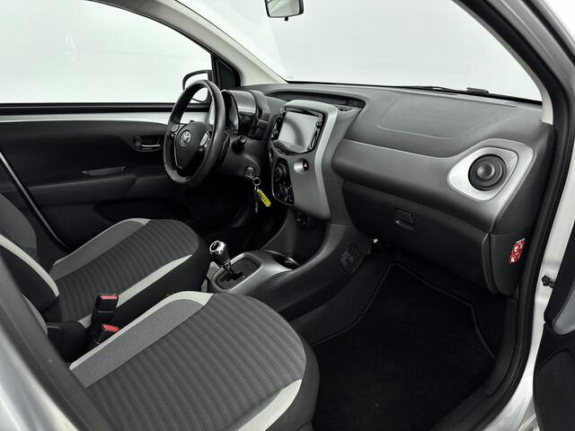 Toyota AYGO 1.0 VVT-i x-play | Navigatie | Apple Carplay - Android Auto | Parkeercamera | Onderweg-naar-dealer