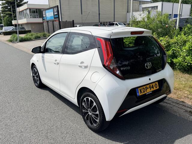 Toyota AYGO 1.0 VVT-i X-play 72PK AutomaatoAircooCamera