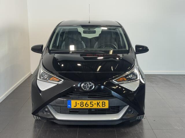 Toyota AYGO 1.0 VVT-i x-play | Apple CarPlay | Lage KM-stand | Achteruitrijcamera |