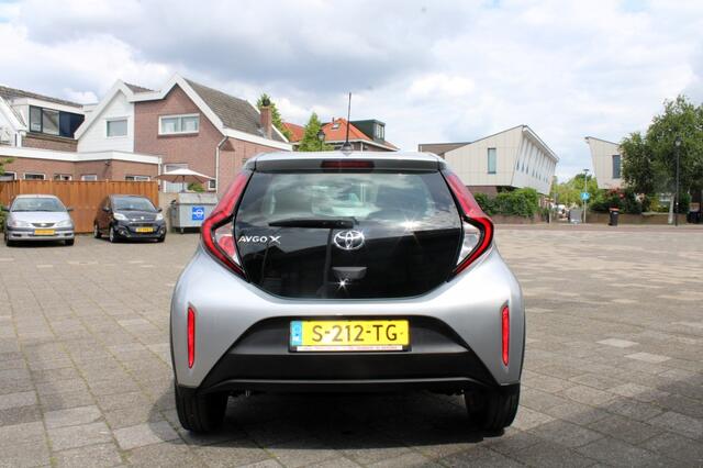 Toyota AYGO X 1.0 VVT-i MT Play