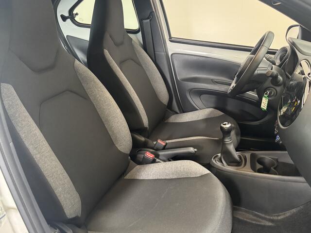 Toyota AYGO X 1.0 VVT-i MT Play | Rood Sticker pakket | CarPlay | Camera achter |