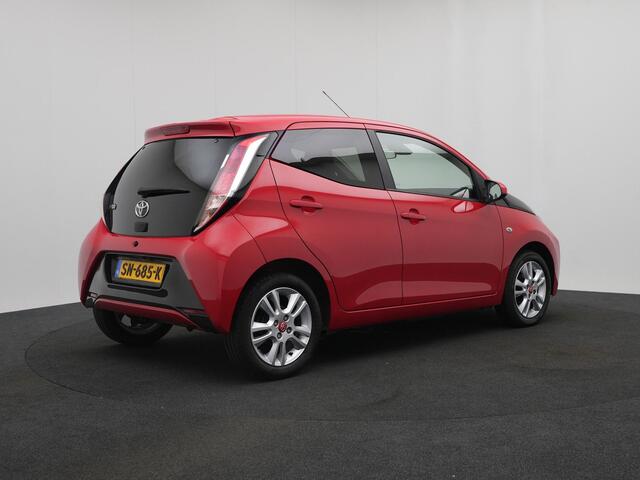 Toyota AYGO 1.0 VVT-i x | Dealer Onderhouden | Achteruitrijcamera | Licht Metaal | Onderweg-naar-dealer