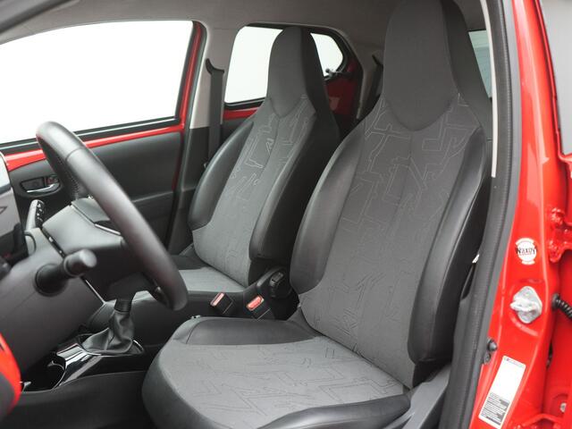 Toyota AYGO 1.0 VVT-i x | Dealer Onderhouden | Achteruitrijcamera | Licht Metaal | Onderweg-naar-dealer