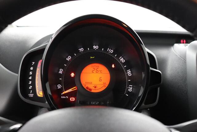 Toyota AYGO 1.0 VVT-i x-play | Apple Carplay/Android Auto | Airco | Parkeercamera |