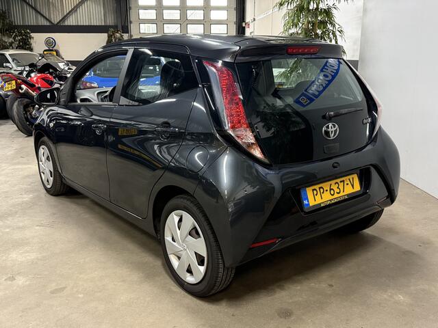 Toyota AYGO 1.0 VVT-i x-play // Aico // carplay