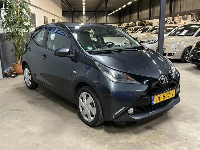 Toyota AYGO 1.0 VVT-i x-play // Aico // carplay