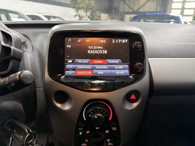 Toyota AYGO 1.0 VVT-i x-play // Aico // carplay