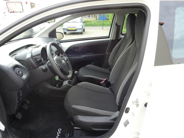 Toyota AYGO 1.0 VVT-i x-fun Airco, elektrische ramen, centrale vergrendeling, enz.
