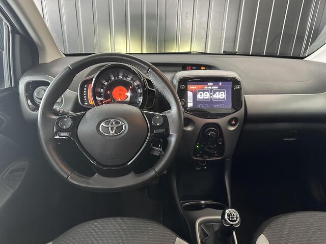 Toyota AYGO 1.0 VVT-i x-play | 1 Eigenaar | Camera | Apple Carplay/Android Auto | Airco | Hill Hold Functie |