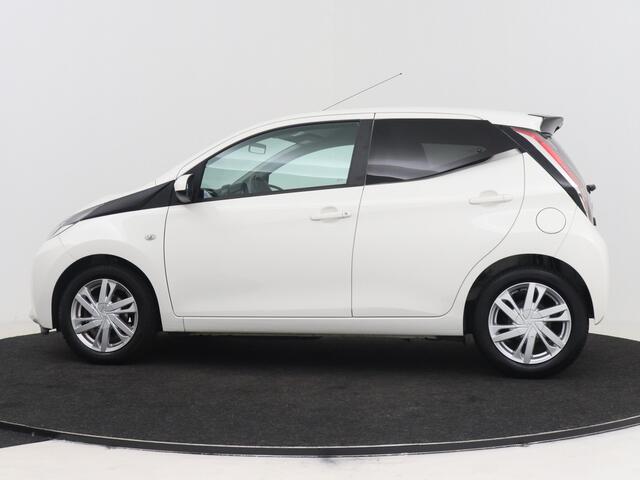 Toyota AYGO 1.0 VVT-i x-sport | Dealer Onderhouden | Airco | Achteruitrijcamera | Bluetooth