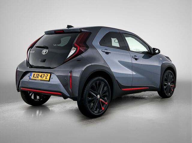 Toyota AYGO X 1.0 VVT-i MT Undercover Premium | Parkeersensoren V+A | JBL-Audio | Stoelverwarming |