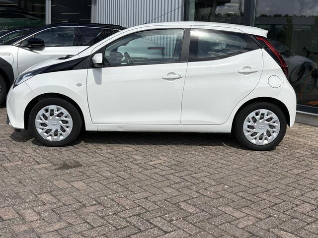 Toyota AYGO 1.0 VVT-i x-play