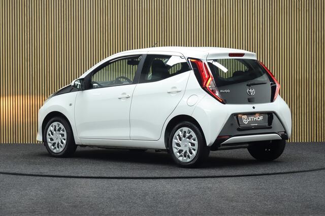 Toyota AYGO 1.0 VVT-i x-play Limited | Apple Carplay & Android Auto | Camera | Maps Navigatie | Airco | All-season Banden