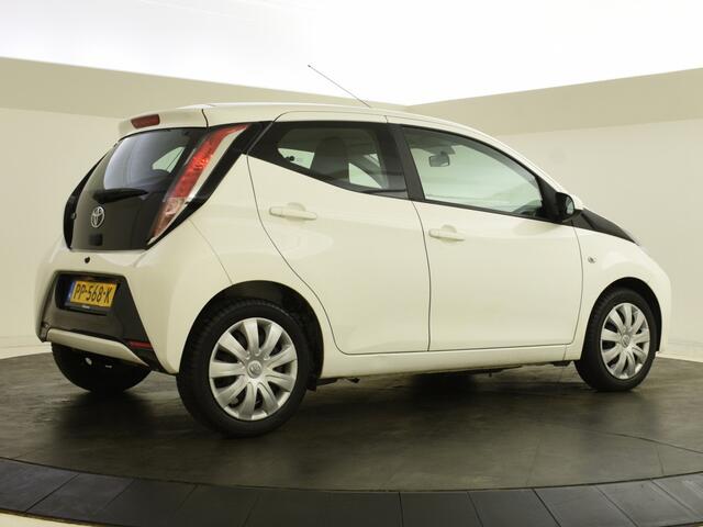 Toyota AYGO 1.0 VVT-i x-play | Carplay | Camera | Airco