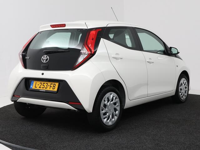 Toyota AYGO 1.0 VVT-i x-play | Apple CarPlay / Android Auto (Navigatie) | Airco | Camera |
