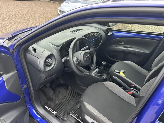 Toyota AYGO X 1.0 VVT-i MT Clima / Carplay