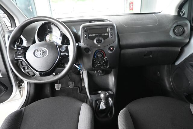 Toyota AYGO 1.0 VVT-i X-Fun Airco LED Elektrisch Pakket! Rijklaarprijs! Inruil Mogelijk!