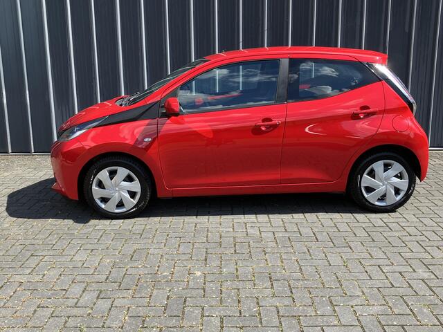 Toyota AYGO 1.0 VVT-i x-play * CAMERA / CRUISE CONTROLE *