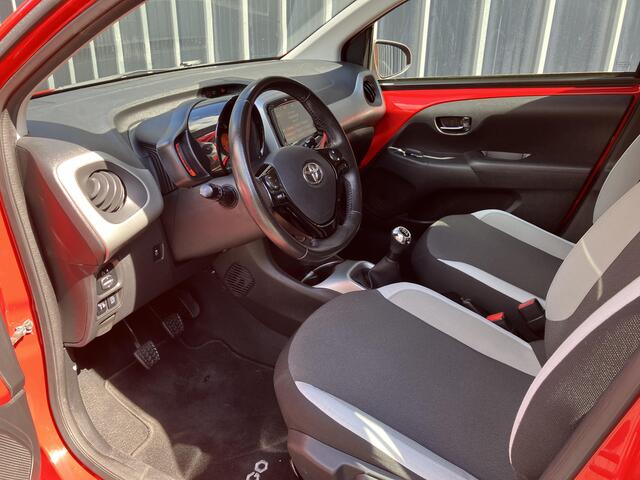 Toyota AYGO 1.0 VVT-i x-play * CAMERA / CRUISE CONTROLE *