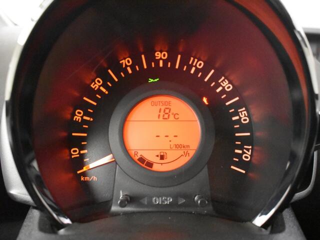 Toyota AYGO 1.0 VVT-i x-now | Airco | Bluetooth | All Season banden