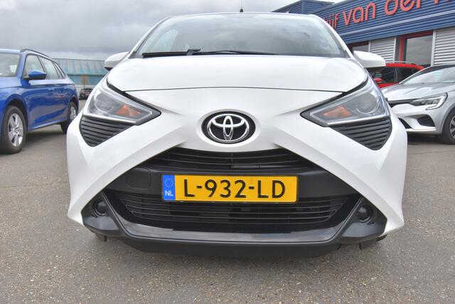 Toyota AYGO 1.0 VVT-i x-play , NAVI VIA APP , AIRCO , A UITRIJ CAM , EL VOOR ,