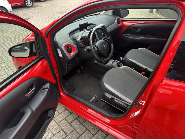 Toyota AYGO 1.0 VVT-i x-play | Lane assist | Camera