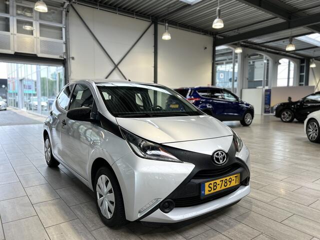 Toyota AYGO 1.0 VVT-i 70pk x-fun | Cruise Control | Bluetooth | Airco | All-season banden |