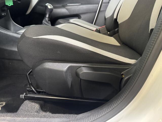 Toyota AYGO 1.0 VVT-i x-play | Airco | Camera achter |